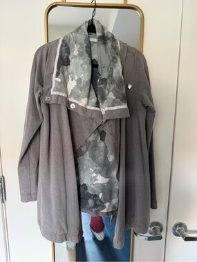 lululemon athletica Gray Layered Open Cardigan with Camouflage Print Scarf